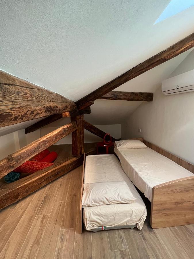 Belabri - Central Charme&Comfort -Mansarde E Appartamento Aosta Bagian luar foto